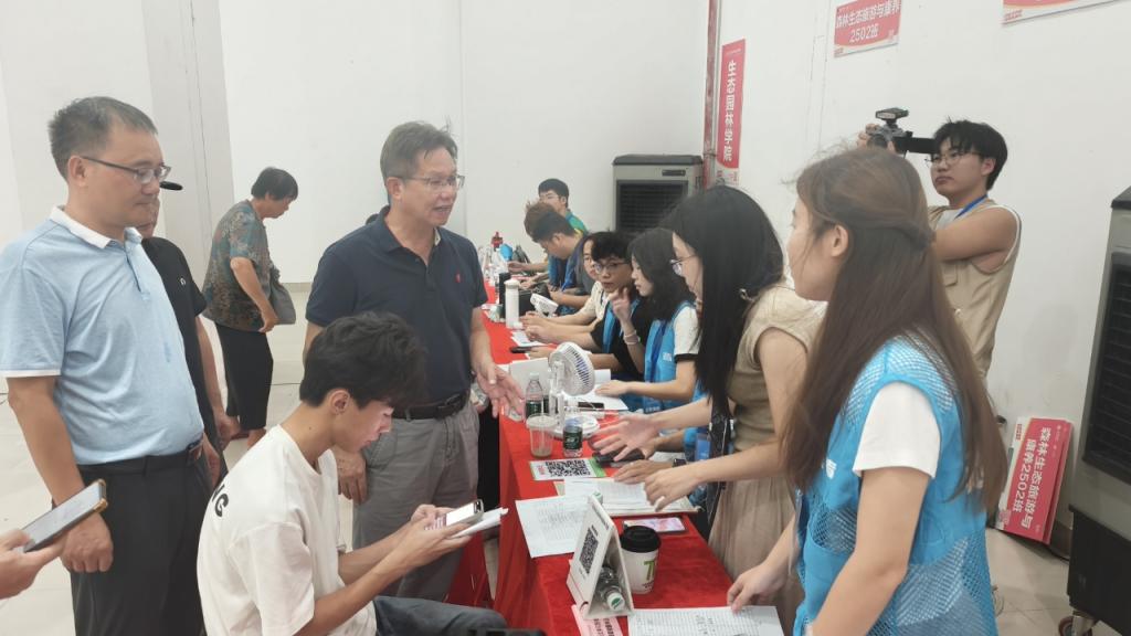 生态园林学院举行2025级新生迎新活动，助力新生开启大学新征程！